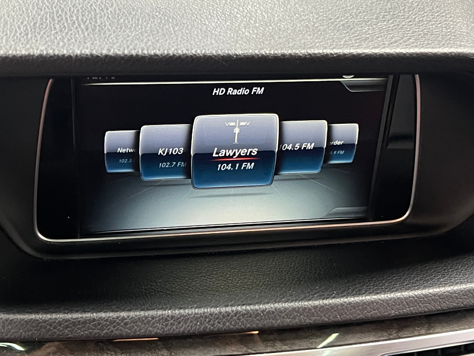 Thumbnail: 2016 Mercedes-Benz E-Class - 3