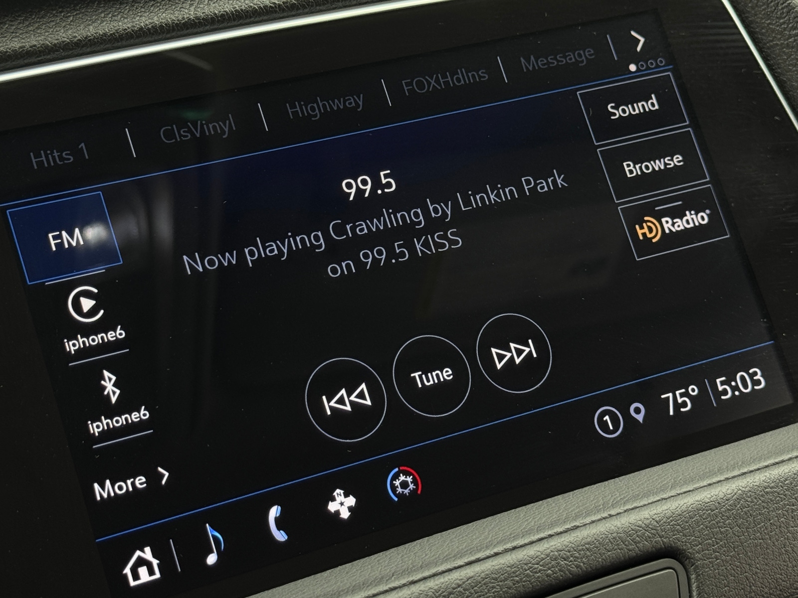 Thumbnail: 2021 Cadillac XT4 - 3