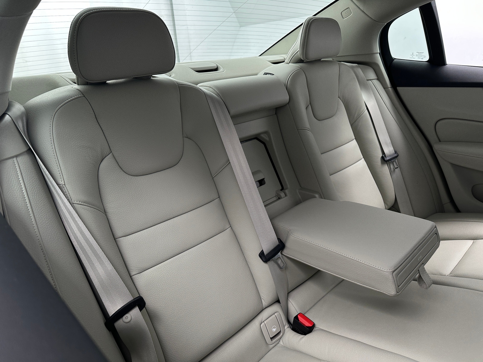 Thumbnail: 2022 Volvo S60 - 5