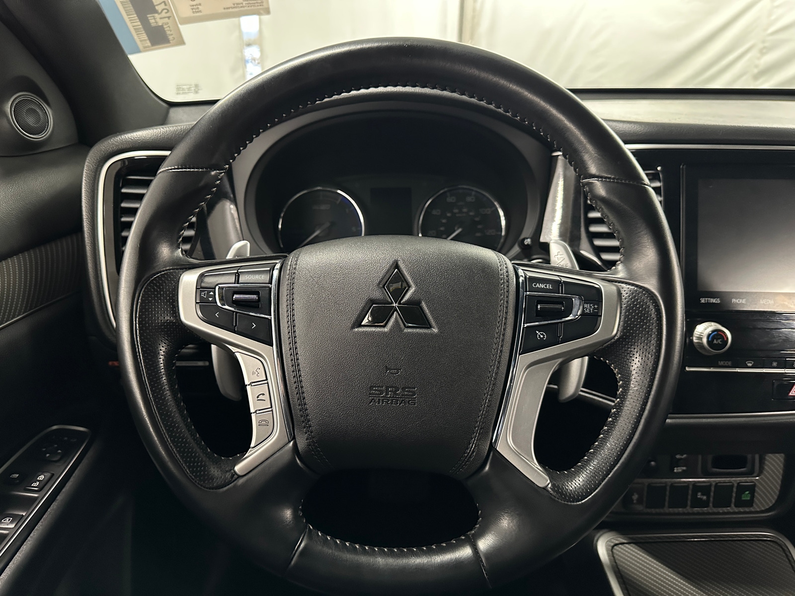 Thumbnail: 2022 Mitsubishi Outlander - 4