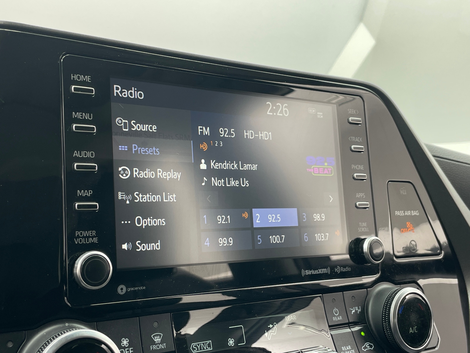 Thumbnail: 2022 Toyota Highlander - 4