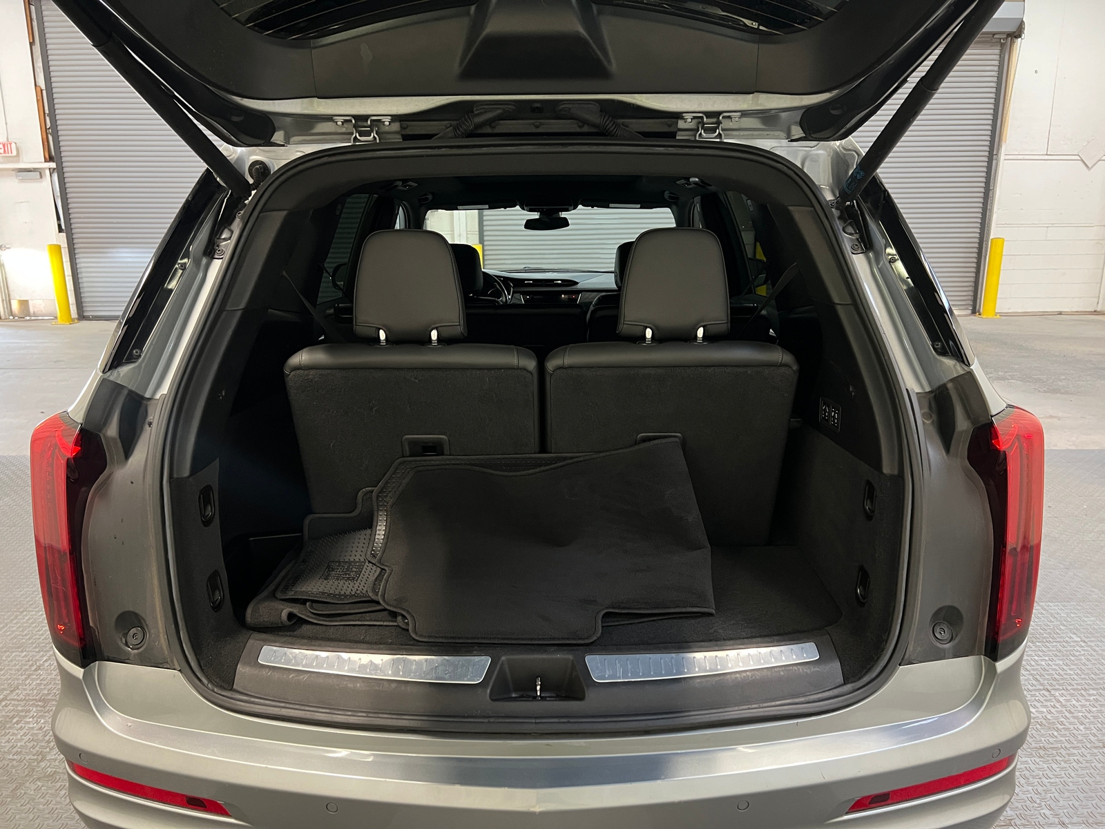 Thumbnail: 2023 Cadillac XT6 - 6