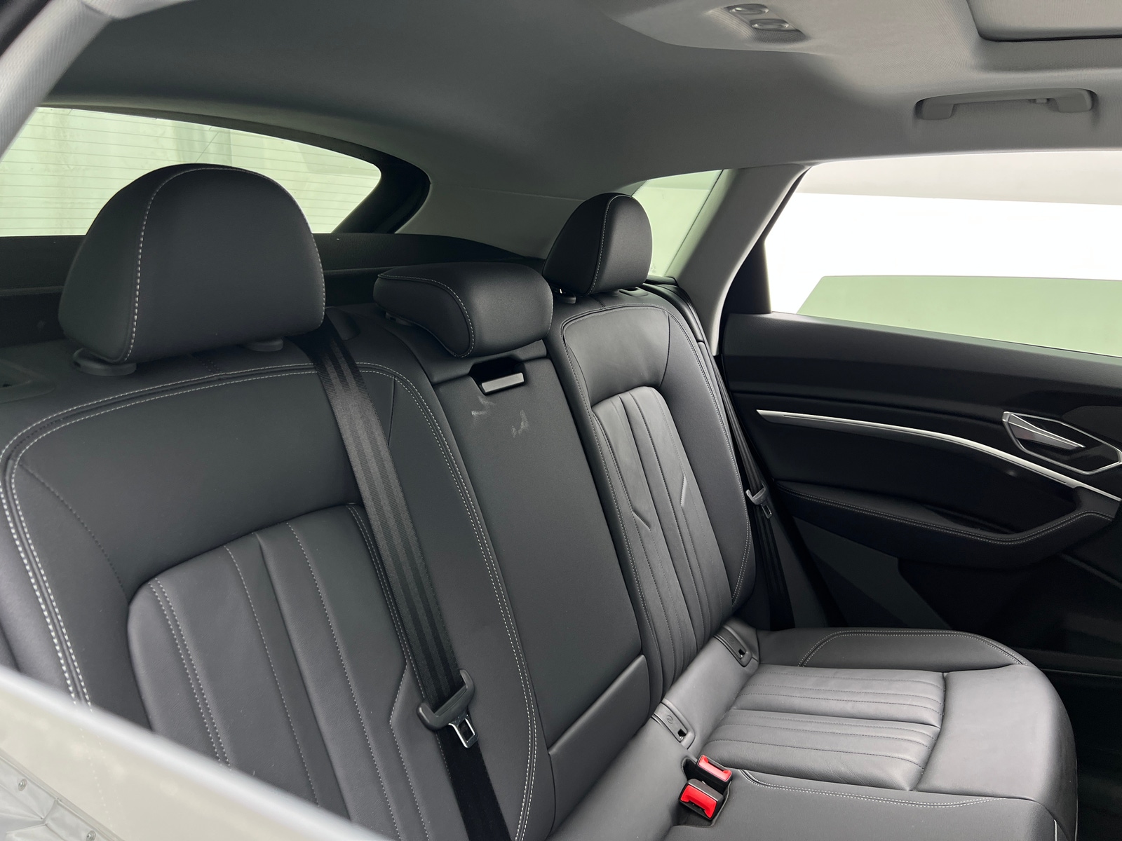 Thumbnail: 2023 Audi e-tron - 5