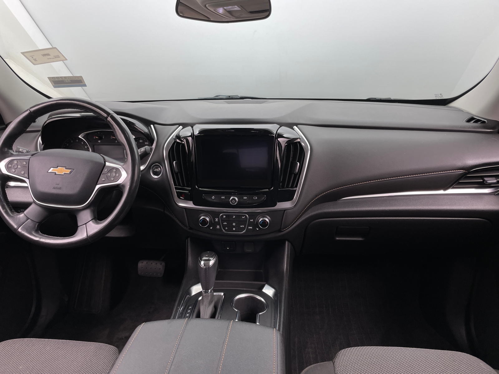 Thumbnail: 2020 Chevrolet Traverse - 3