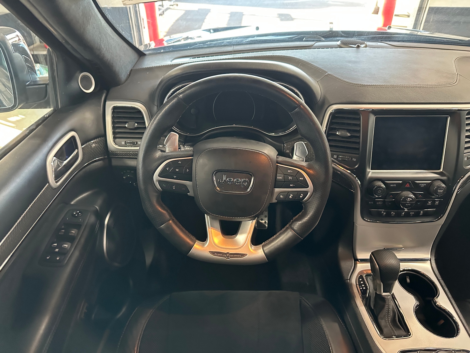 Thumbnail: 2018 Jeep Grand Cherokee - 5