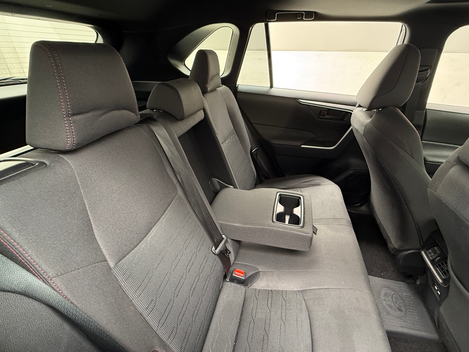 Thumbnail: 2021 Toyota RAV4 - 6