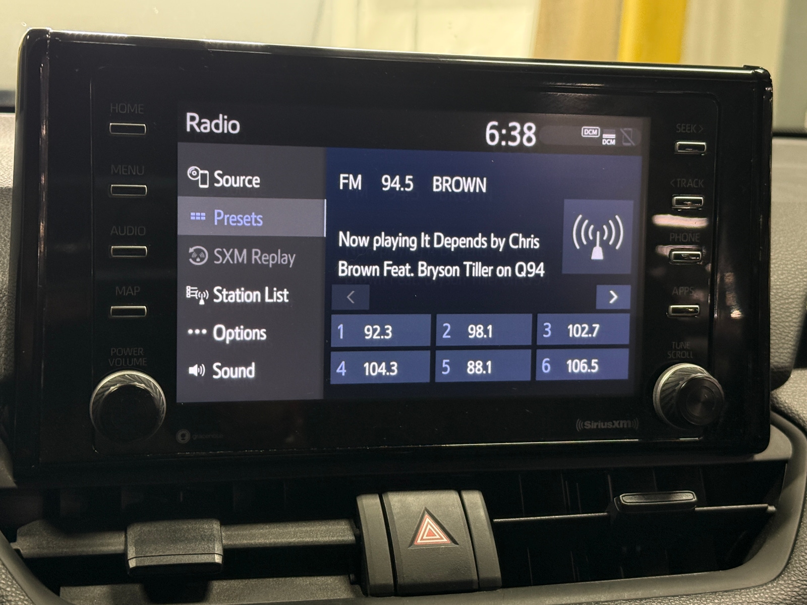 Thumbnail: 2021 Toyota RAV4 - 4