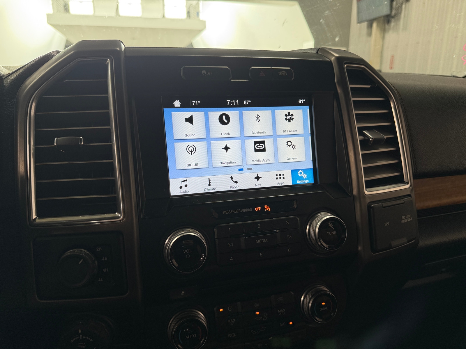 Thumbnail: 2016 Ford Econoline - 3