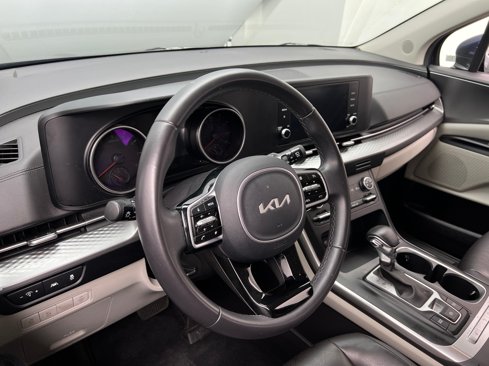 Thumbnail: 2024 Kia Carnival - 4