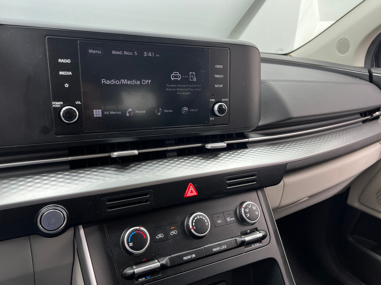 Thumbnail: 2024 Kia Carnival - 3