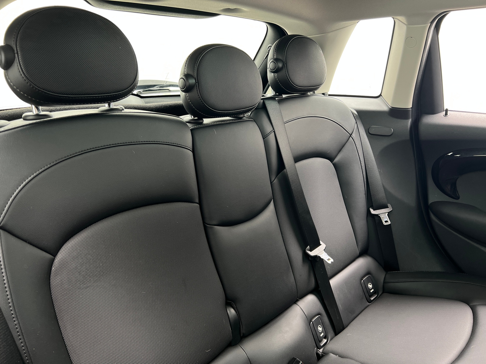 Thumbnail: 2015 MINI Cooper Hardtop - 5