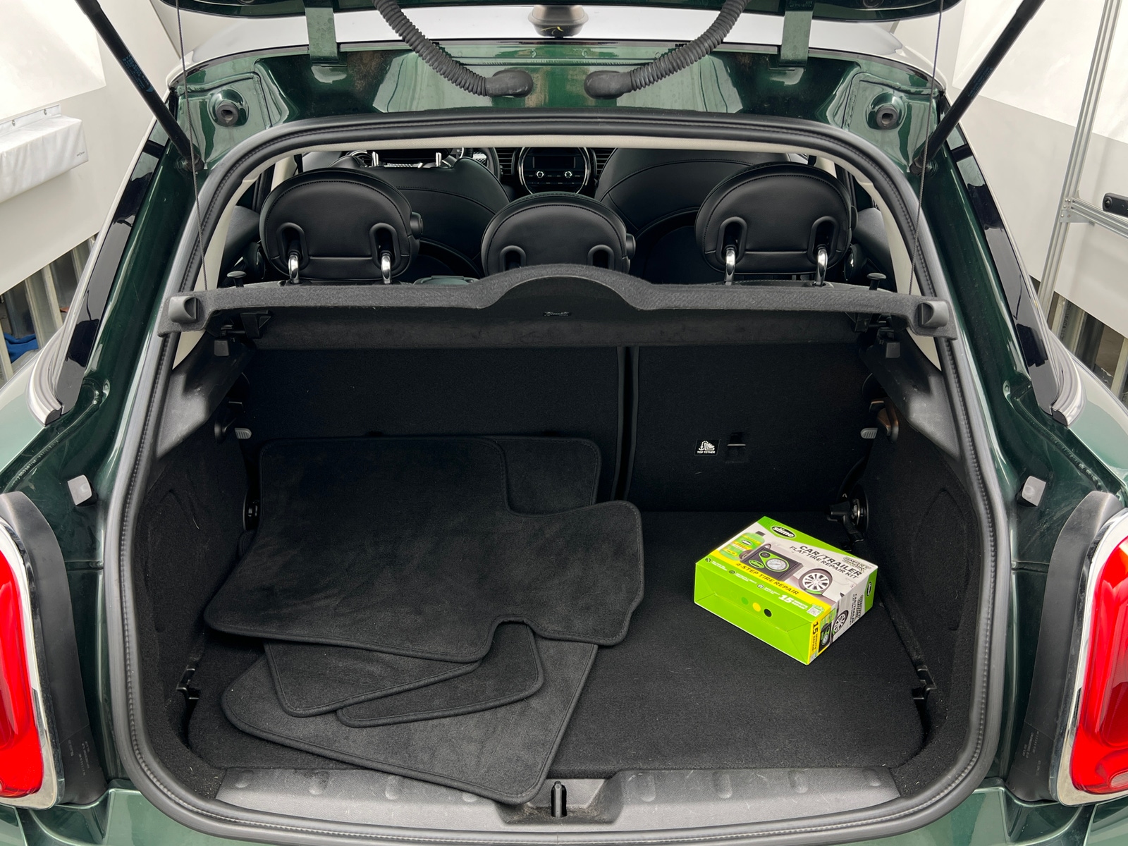 Thumbnail: 2015 MINI Cooper Hardtop - 6