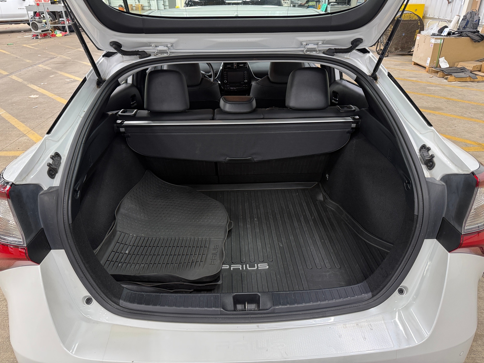 Thumbnail: 2022 Toyota Prius - 7