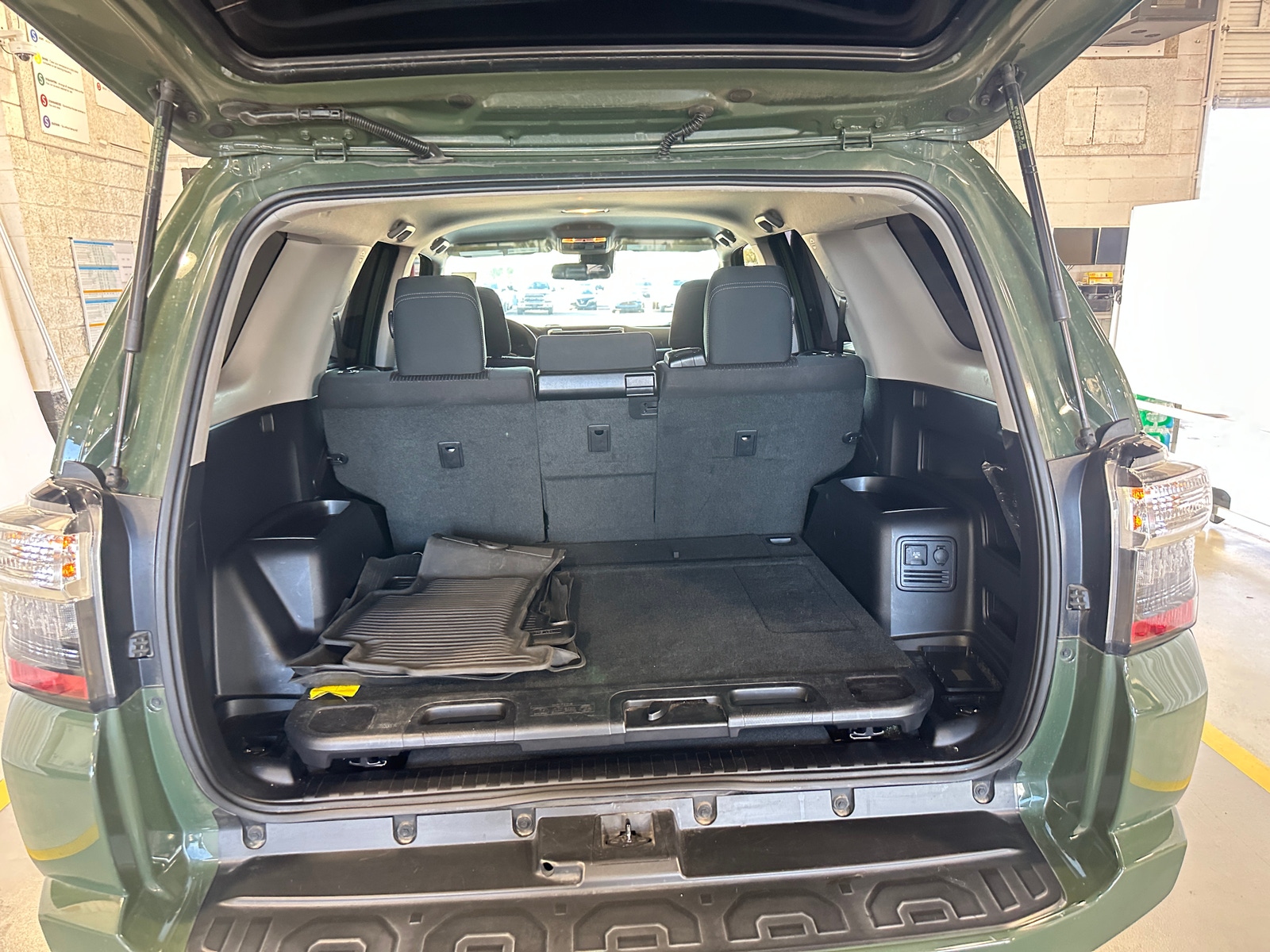 Thumbnail: 2022 Toyota 4Runner - 7