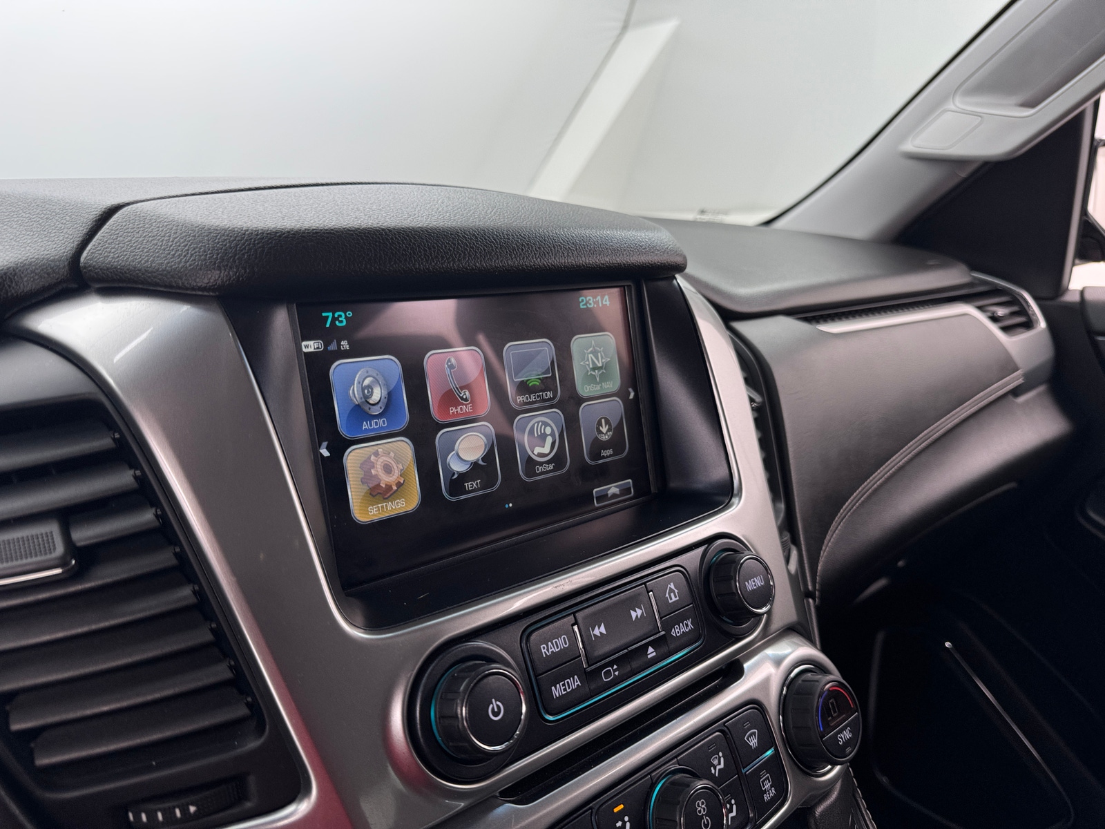 Thumbnail: 2019 Chevrolet Tahoe - 3