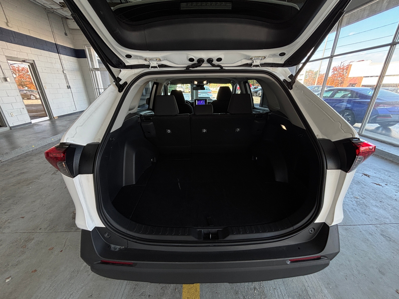 Thumbnail: 2025 Toyota RAV4 - 6