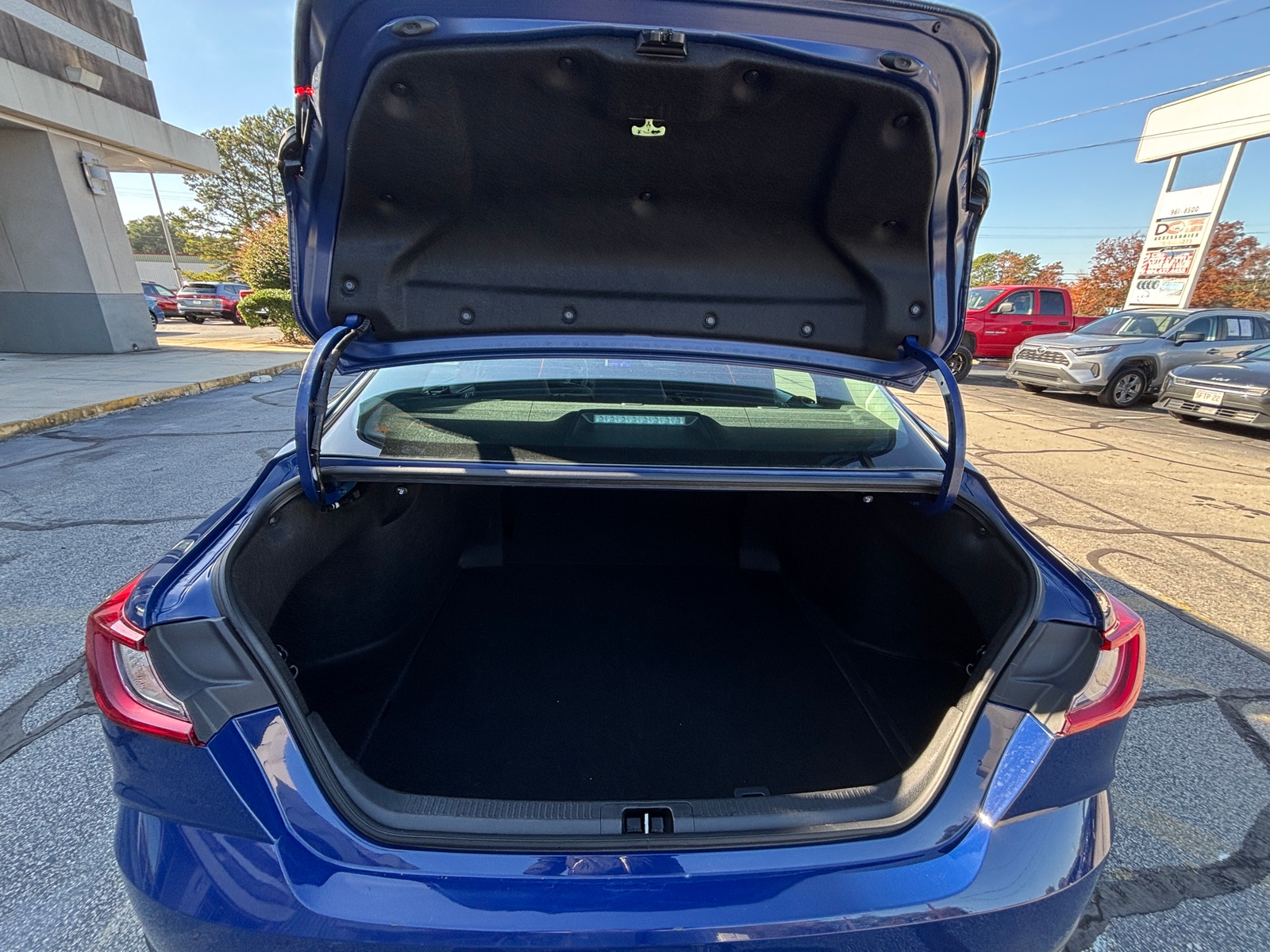 Thumbnail: 2025 Toyota Camry - 6