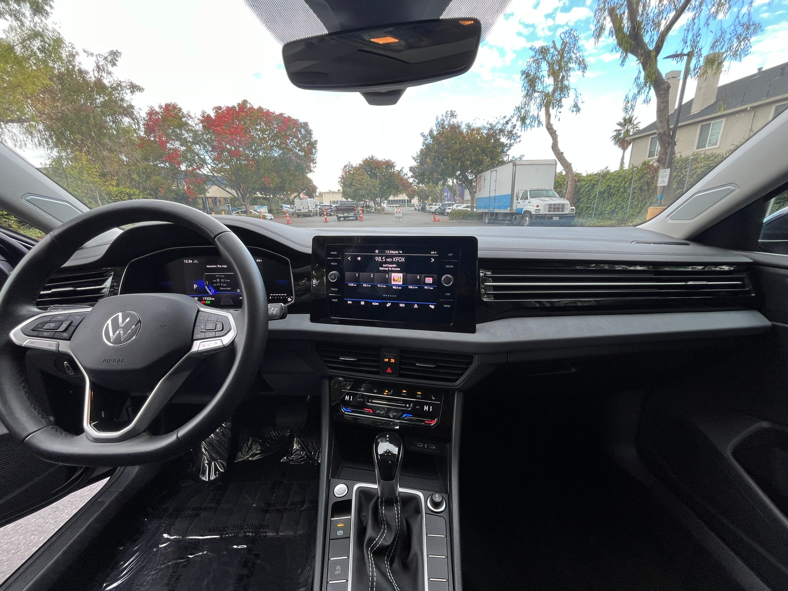 Thumbnail: 2025 Volkswagen Jetta - 3