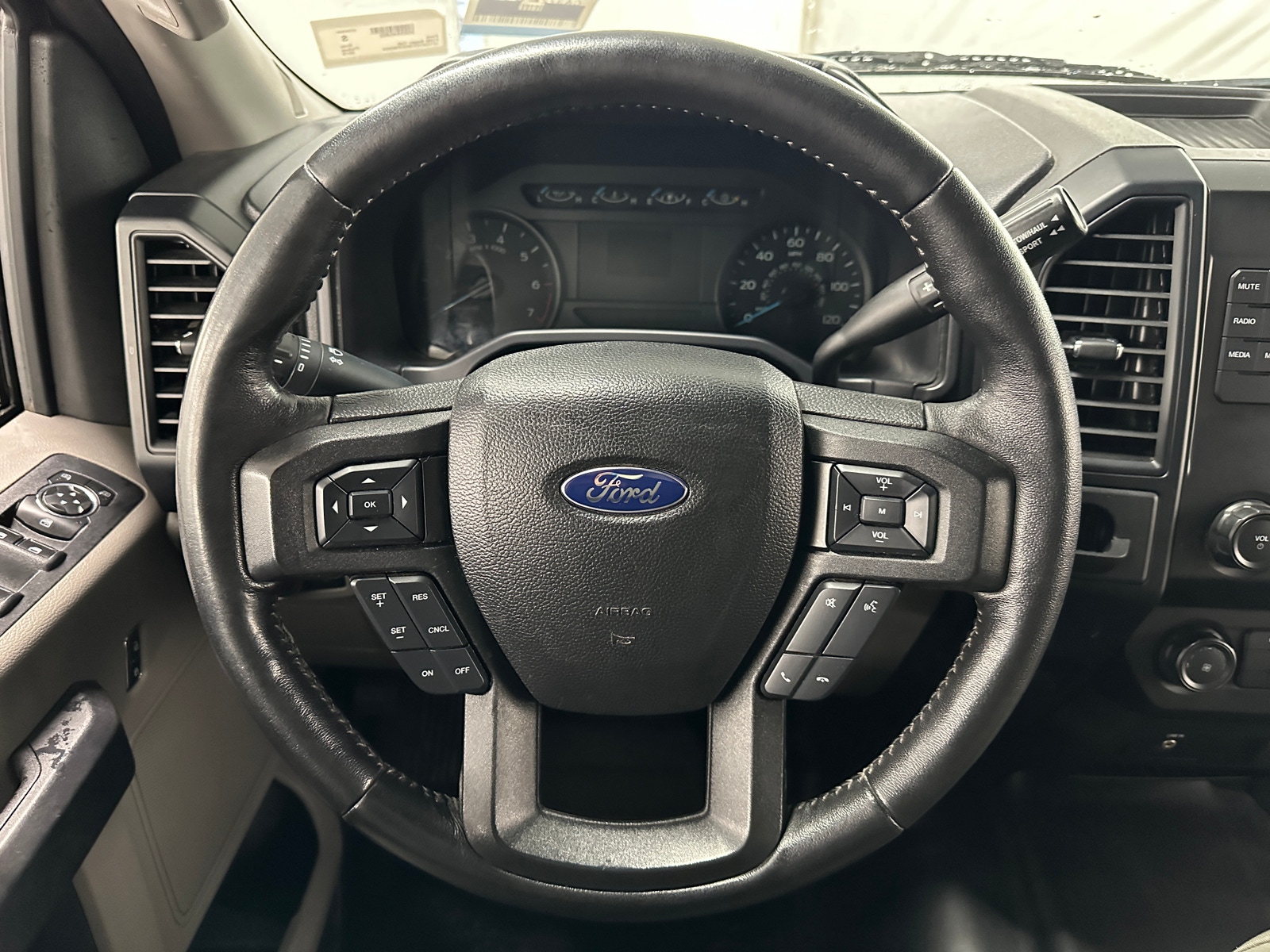 Thumbnail: 2016 Ford Econoline - 5