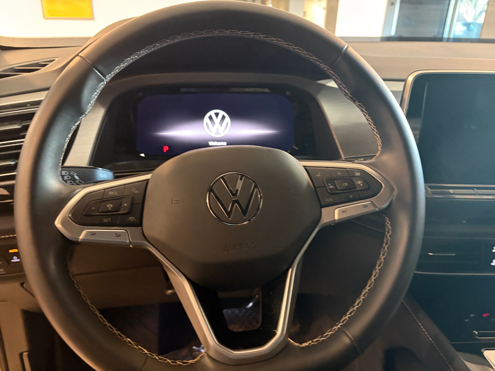 Thumbnail: 2025 Volkswagen Atlas - 4