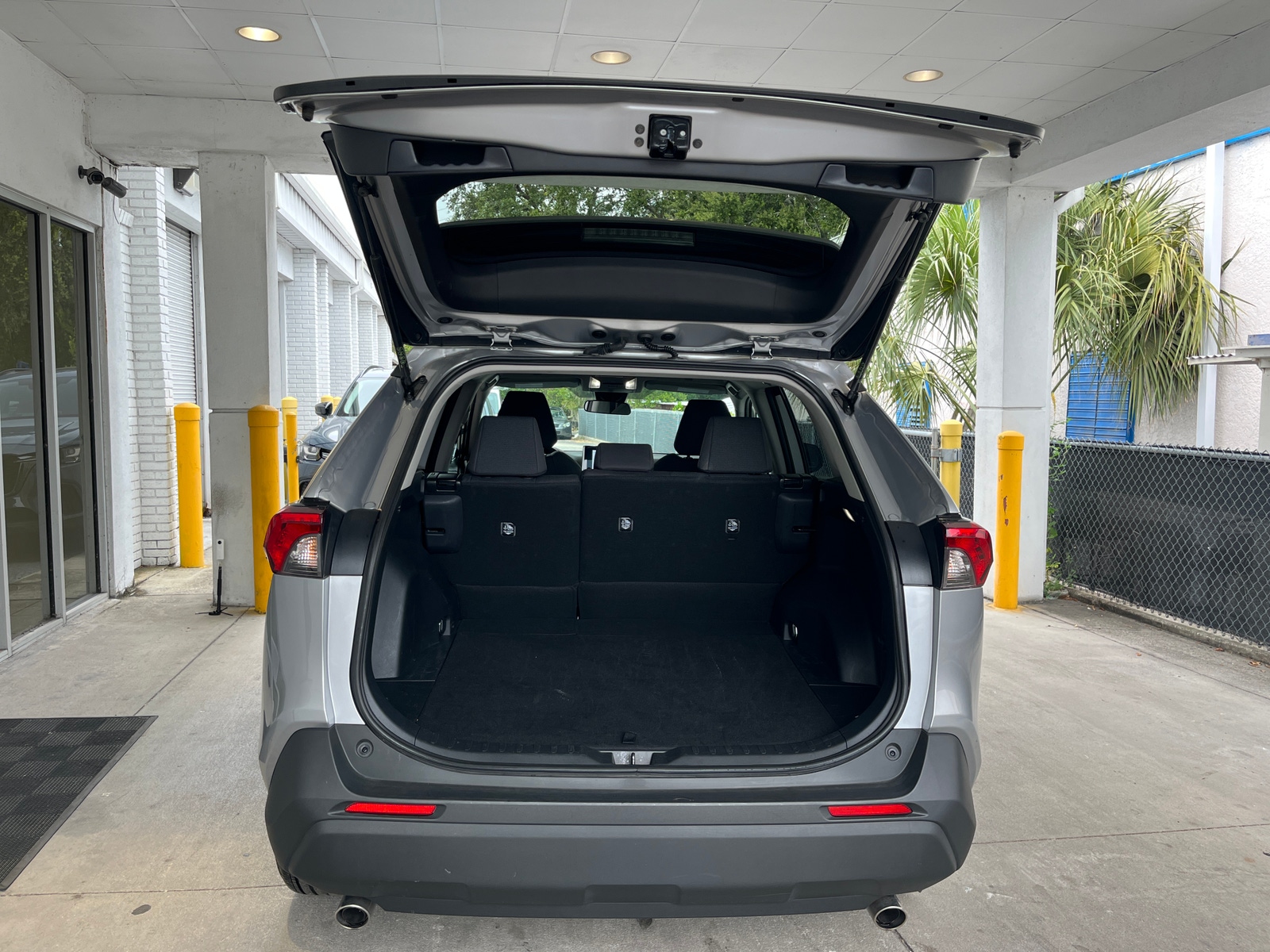 Thumbnail: 2025 Toyota RAV4 - 6