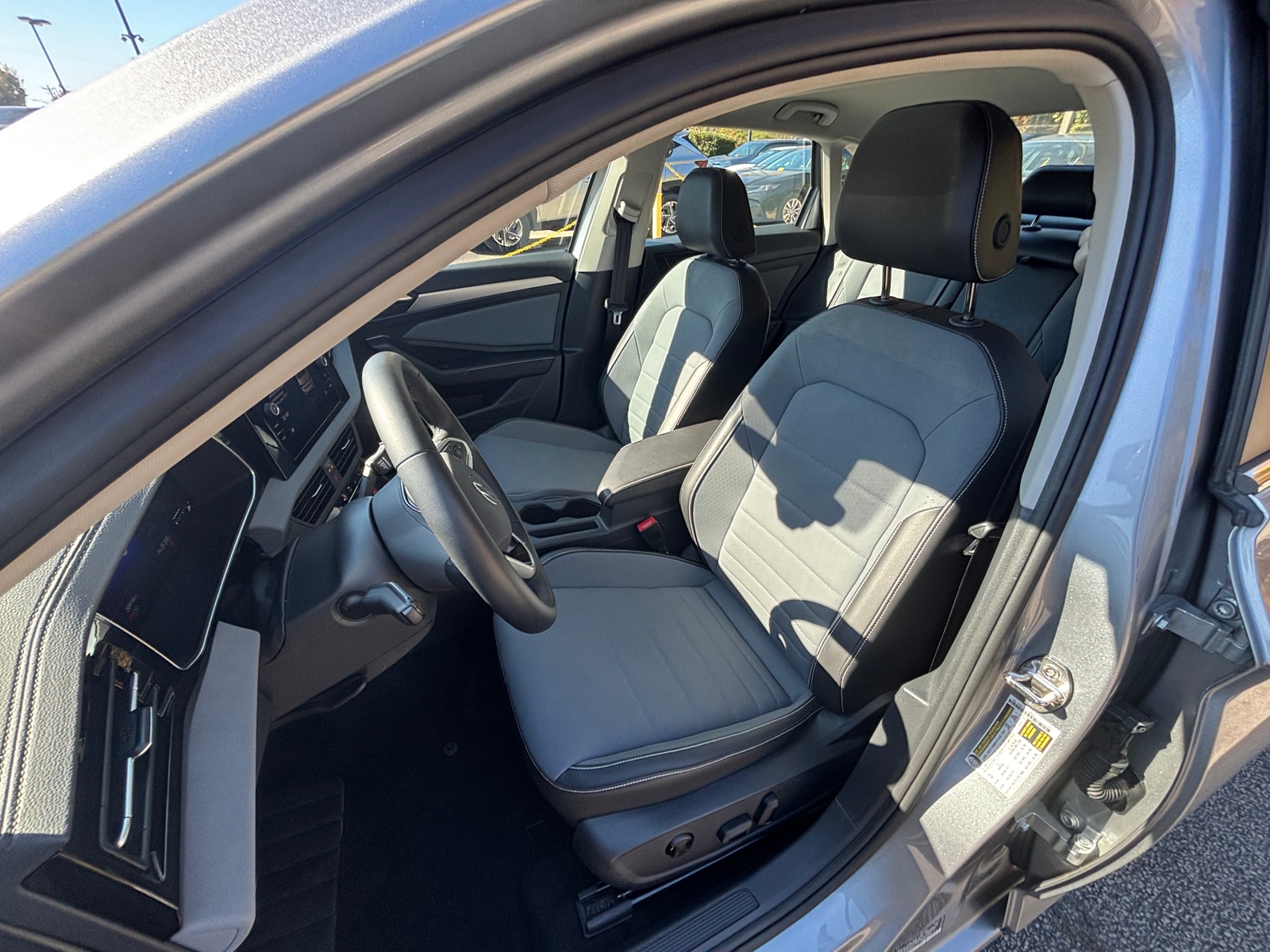 Thumbnail: 2025 Volkswagen Jetta - 2