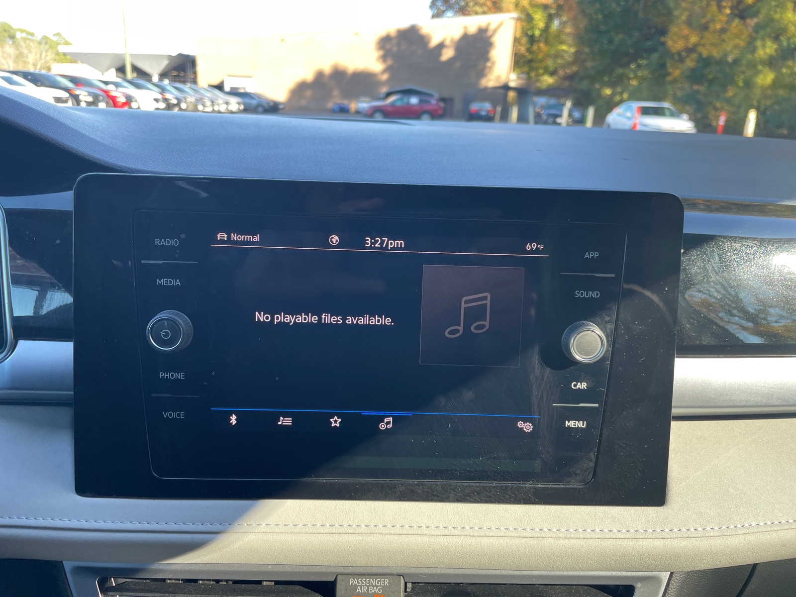 Thumbnail: 2025 Volkswagen Taos - 4