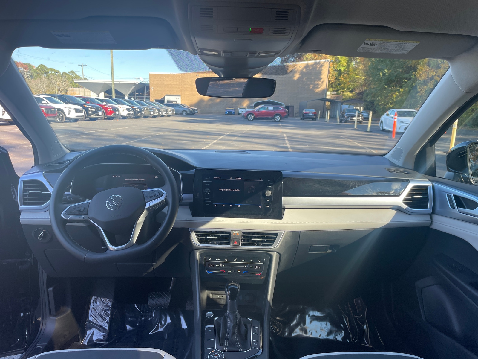 Thumbnail: 2025 Volkswagen Taos - 3