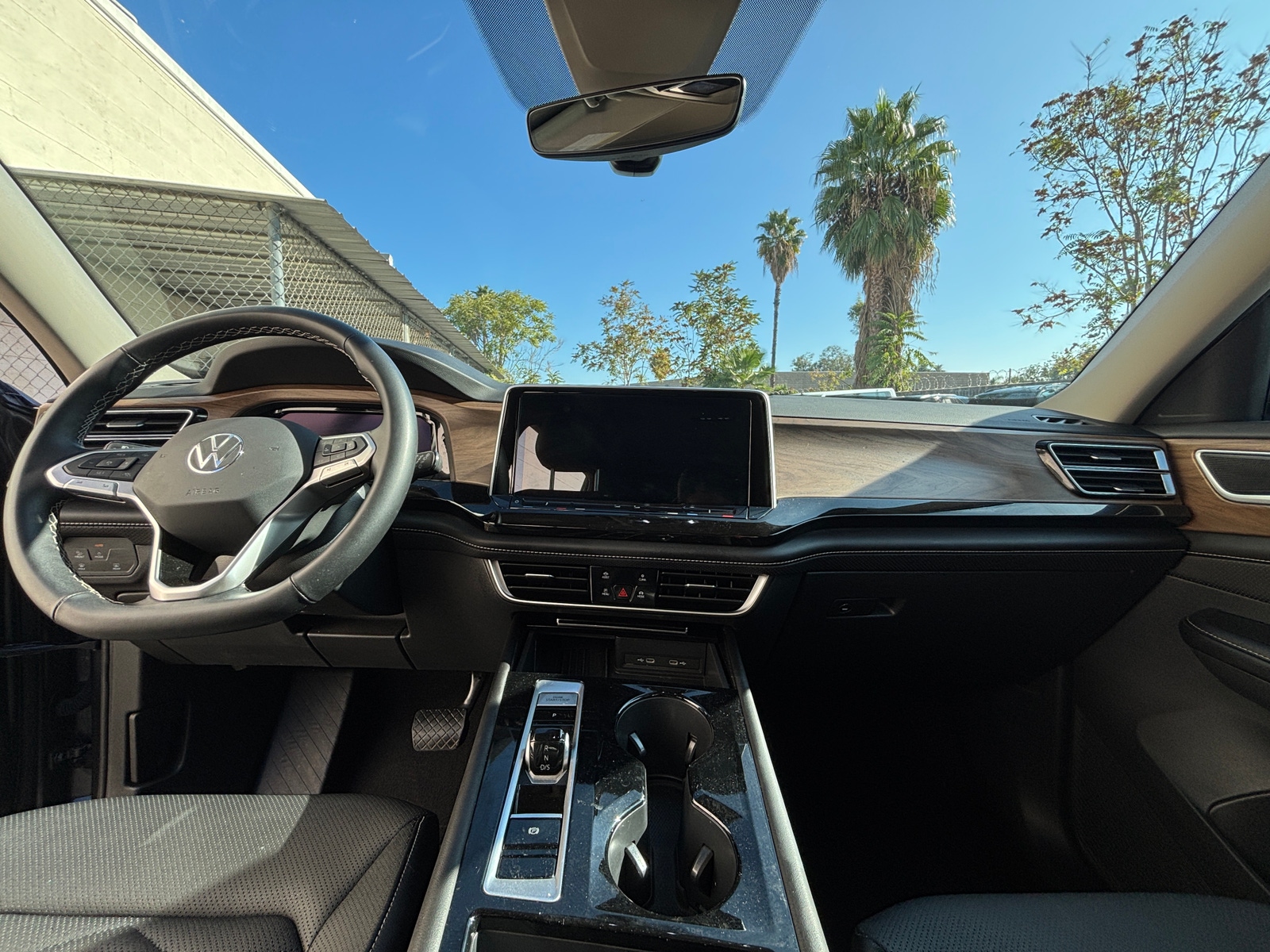 Thumbnail: 2025 Volkswagen Atlas - 3