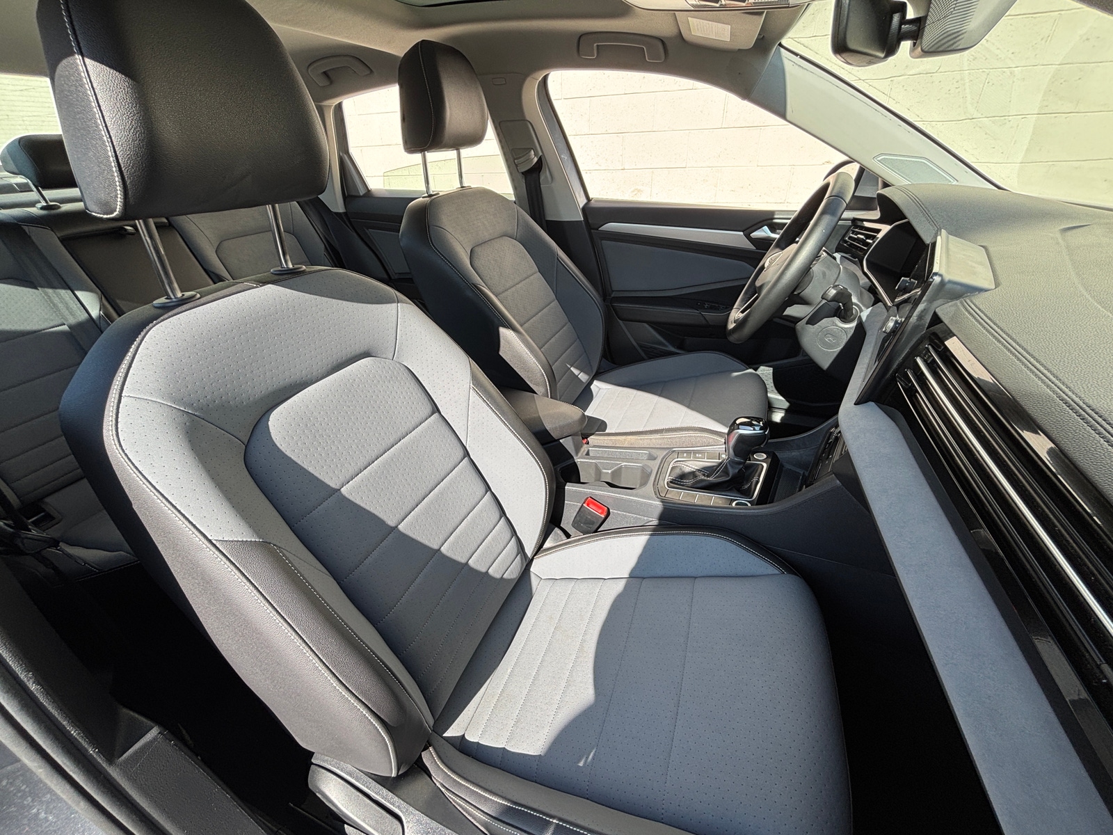 Thumbnail: 2025 Volkswagen Jetta - 2