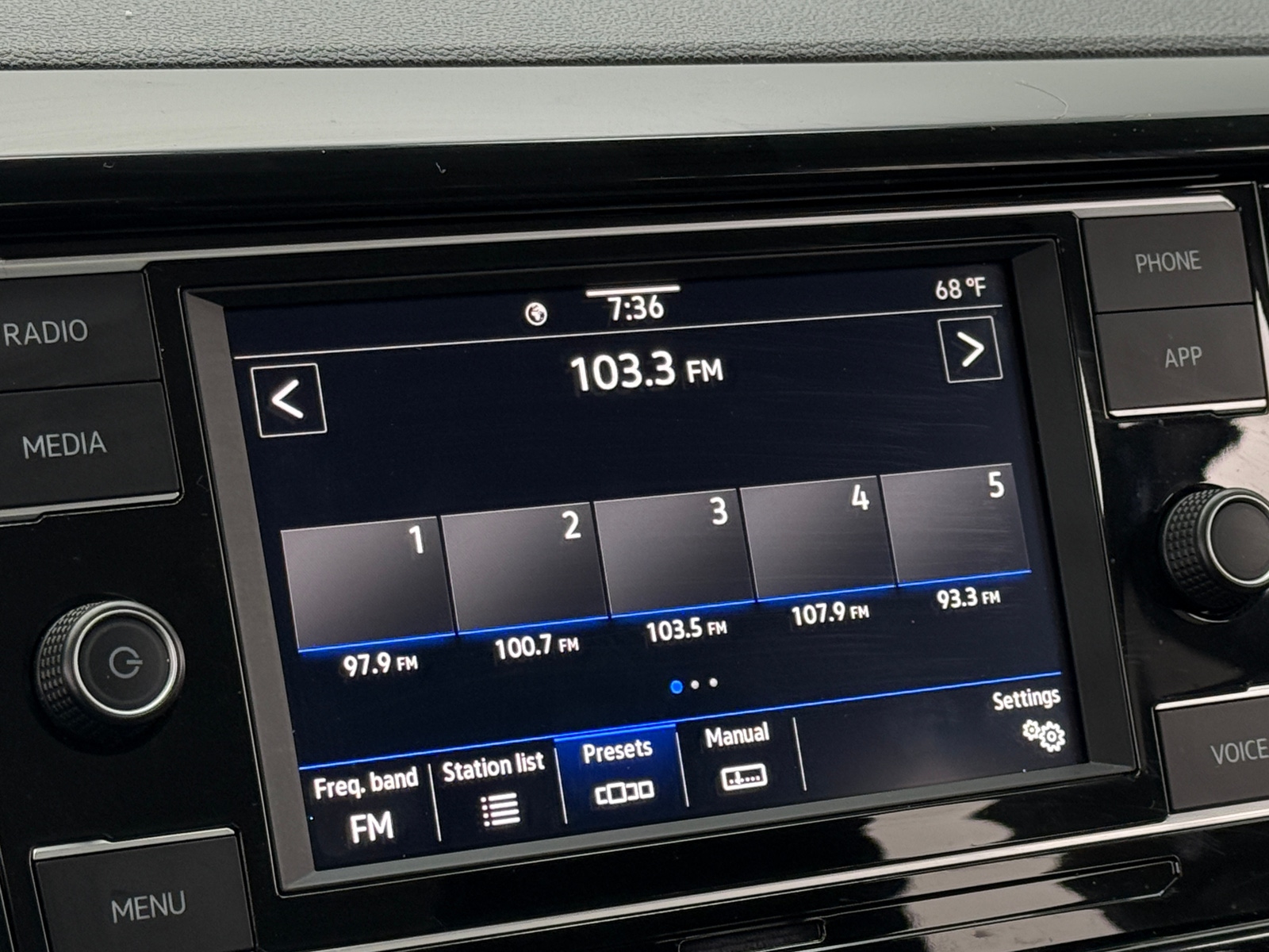 Thumbnail: 2024 Volkswagen Taos - 4