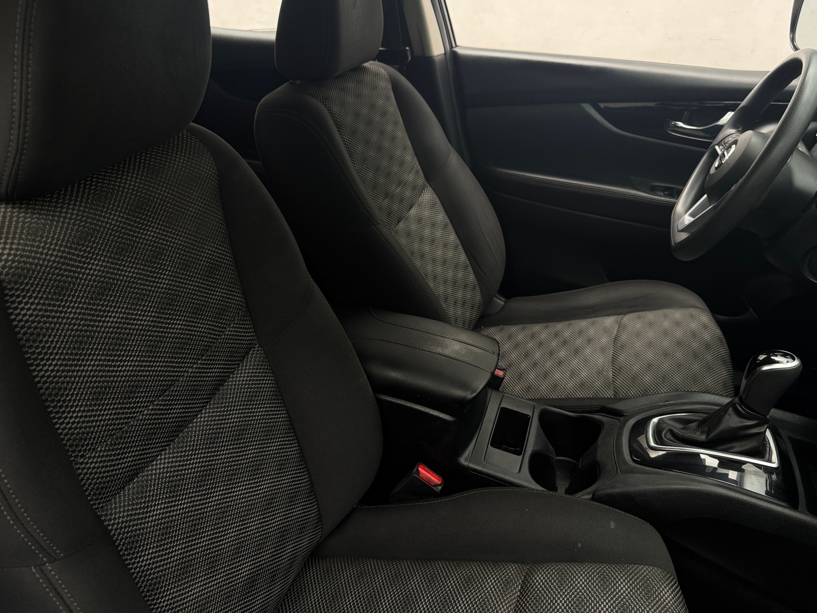 Thumbnail: 2020 Nissan Rogue Sport - 2