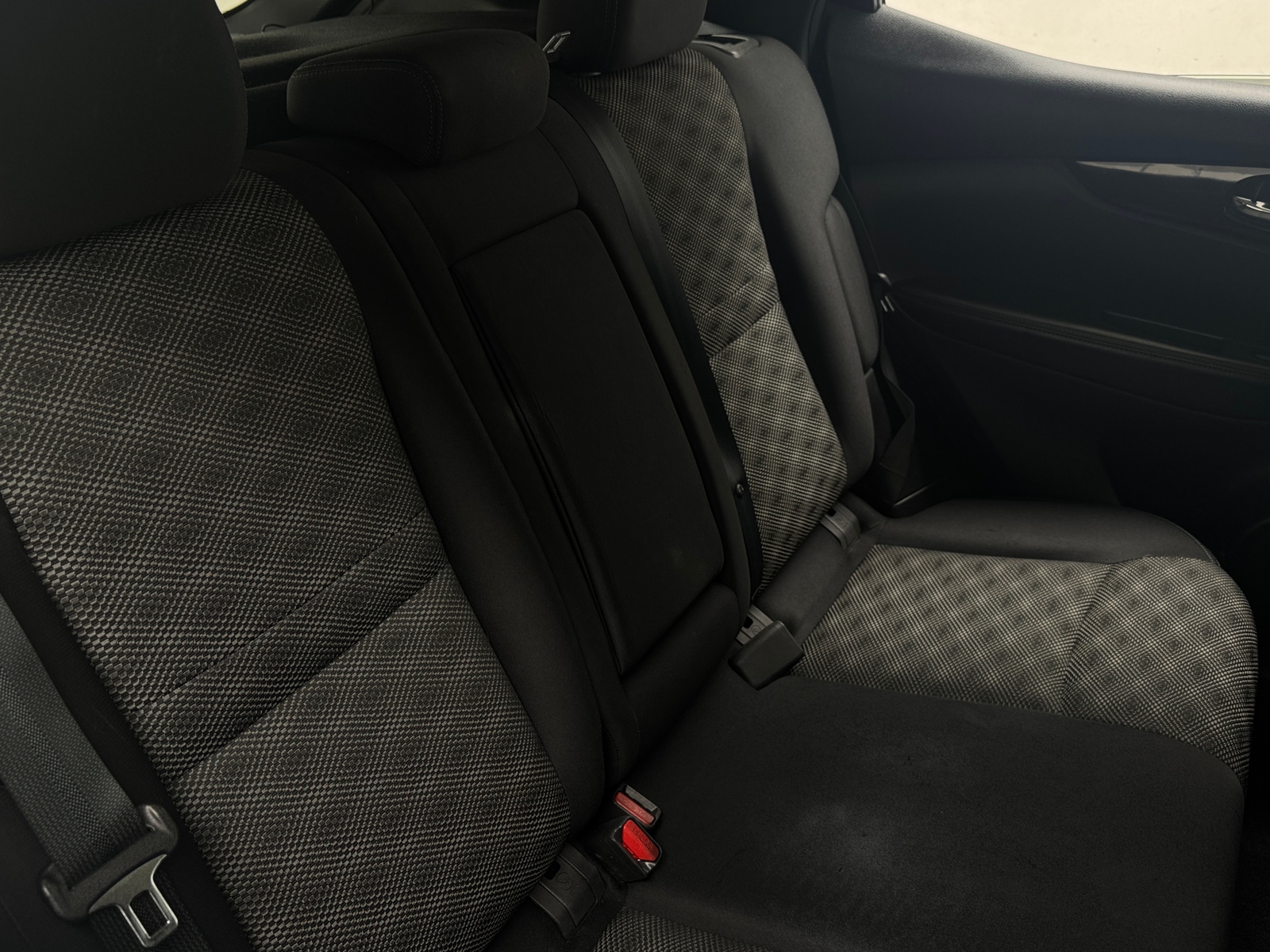 Thumbnail: 2020 Nissan Rogue Sport - 6