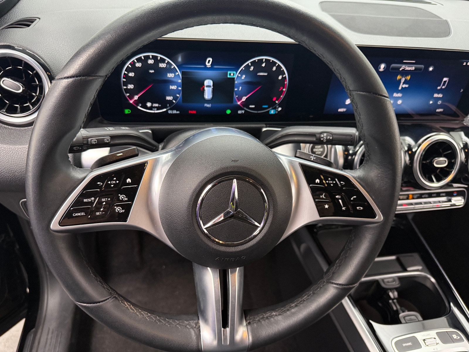 Thumbnail: 2025 Mercedes-Benz GLB - 4