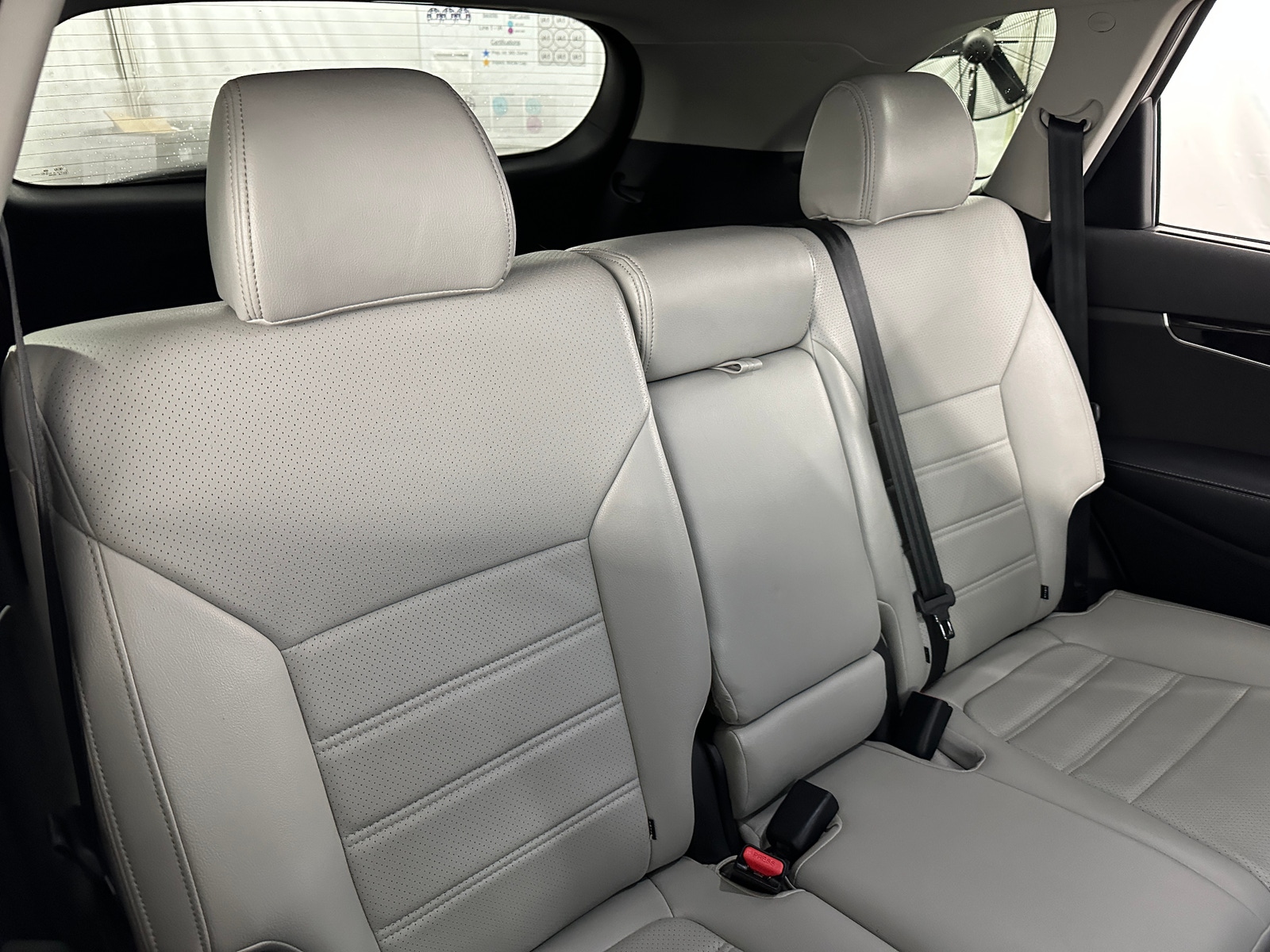 Thumbnail: 2017 Kia Sorento - 5