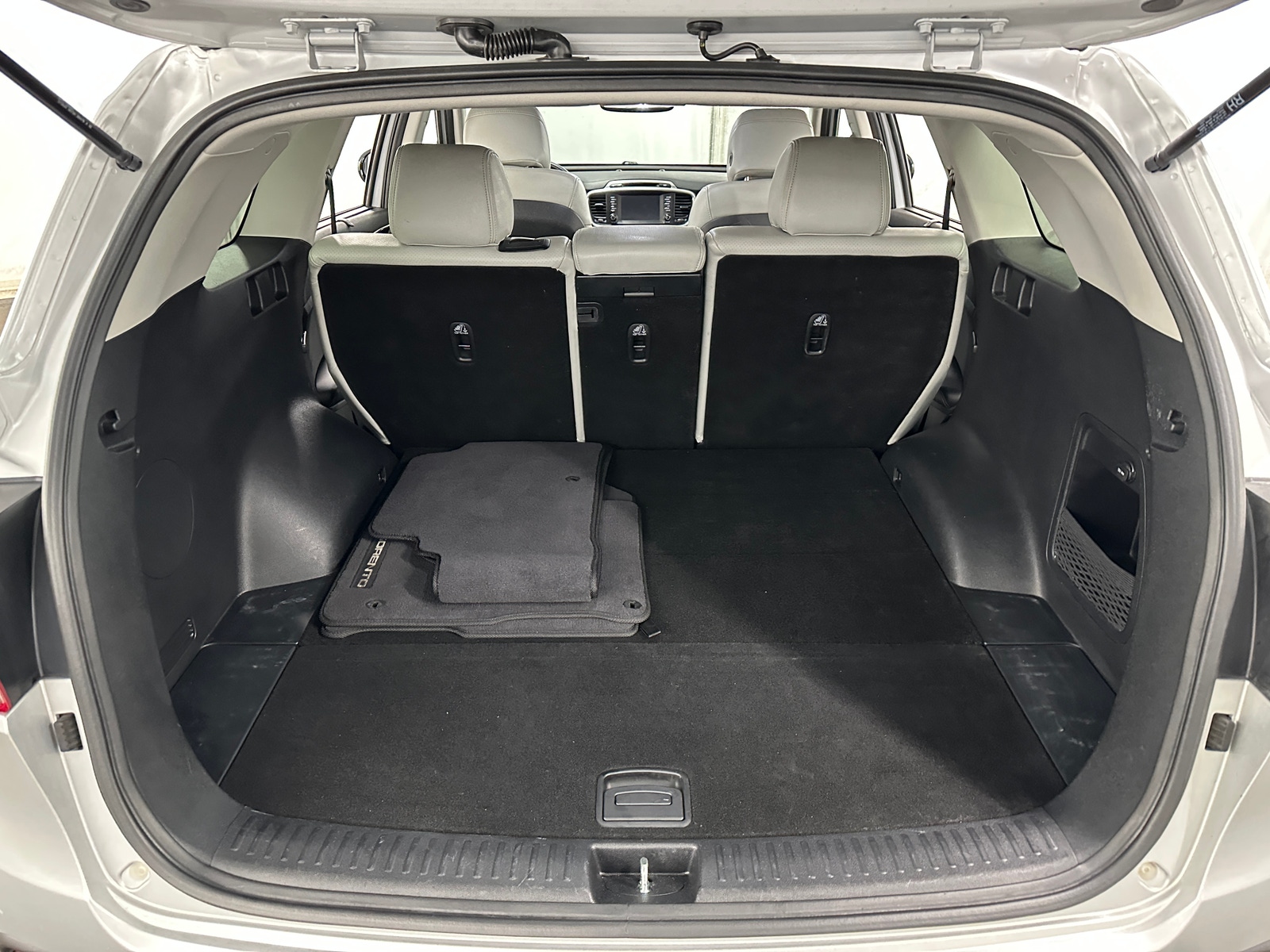 Thumbnail: 2017 Kia Sorento - 6