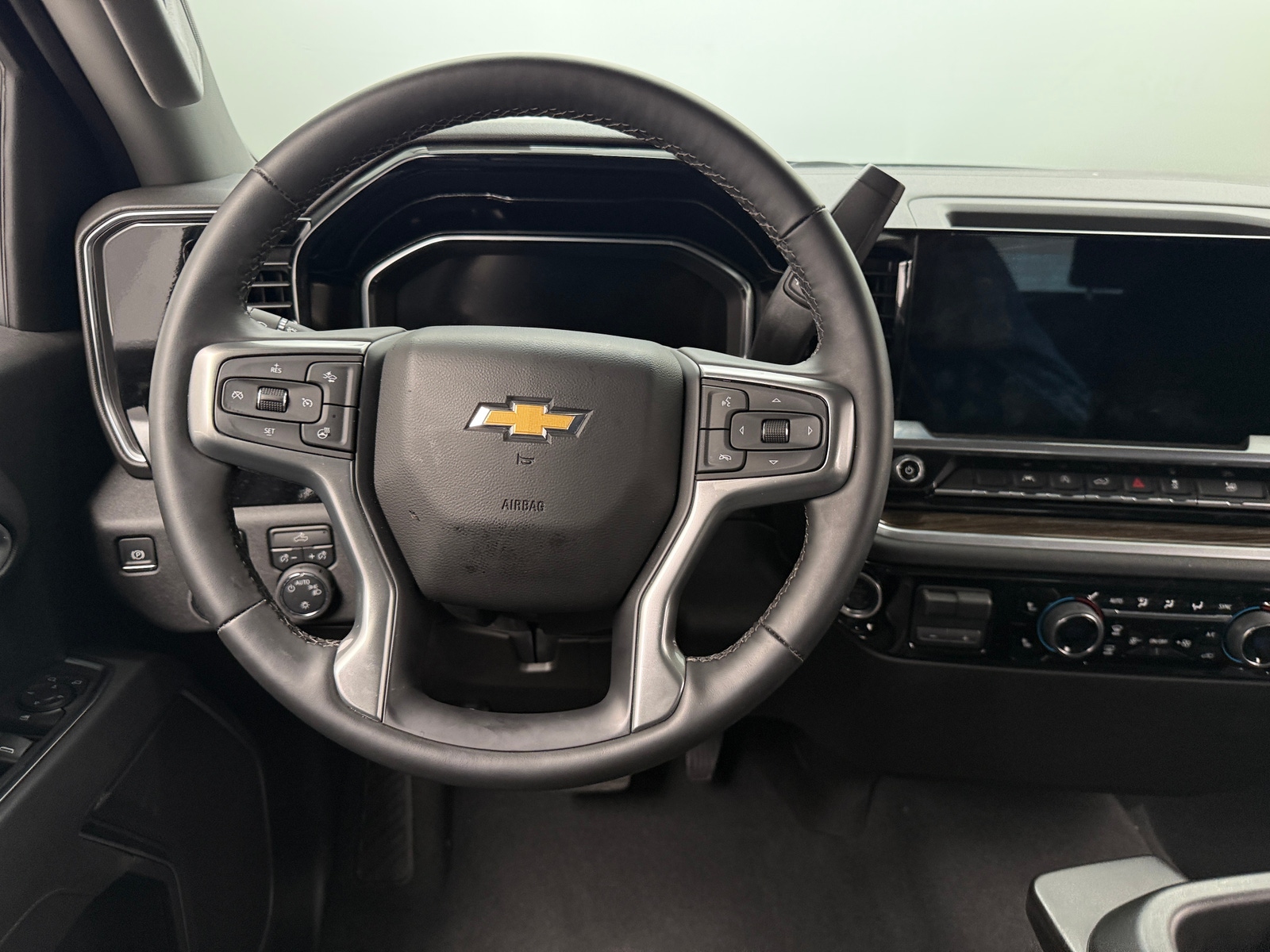 Thumbnail: 2025 Chevrolet Silverado 1500 - 5