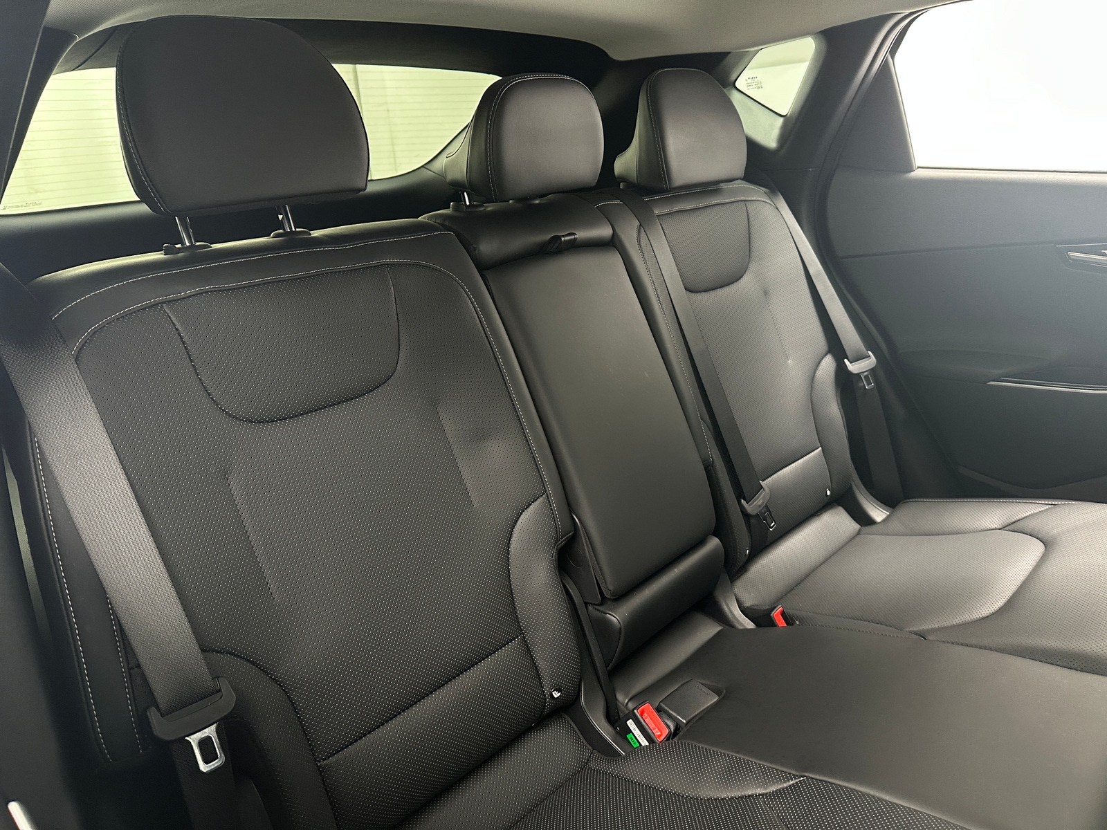 Thumbnail: 2022 Kia EV6 - 6