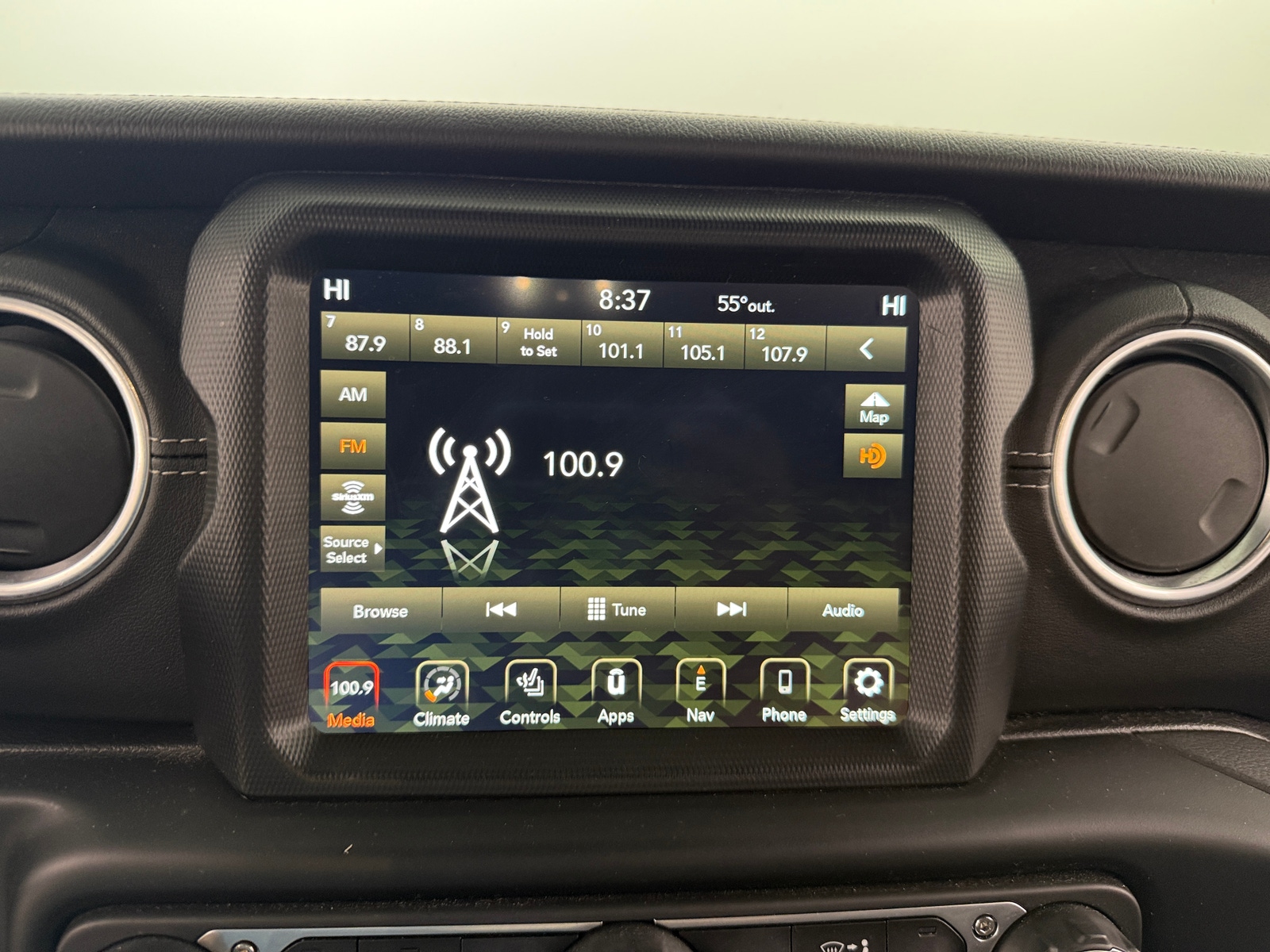 Thumbnail: 2022 Jeep Wrangler - 3