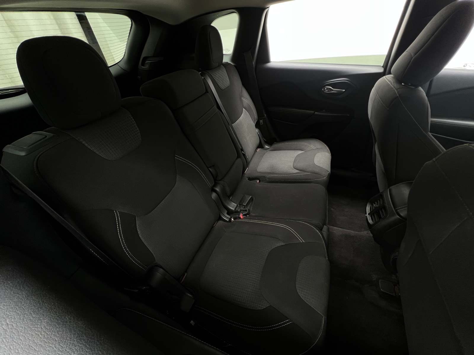 Thumbnail: 2017 Jeep Cherokee - 6