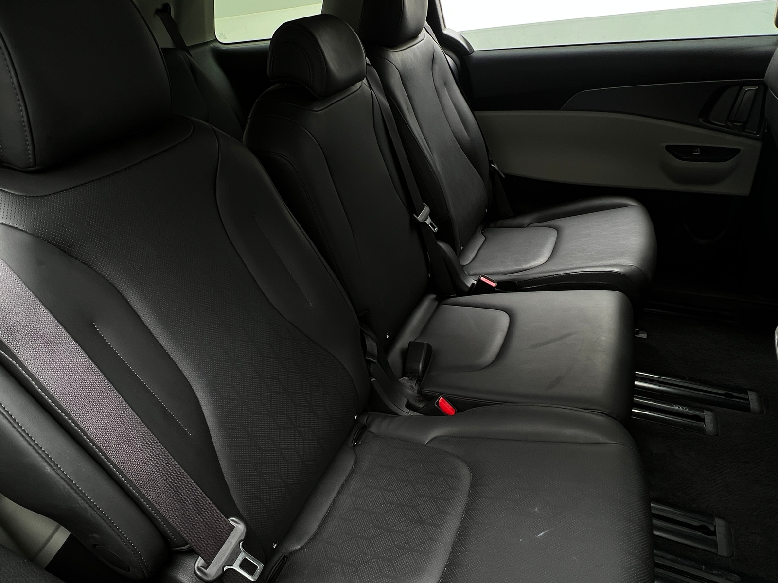 Thumbnail: 2024 Kia Carnival - 5