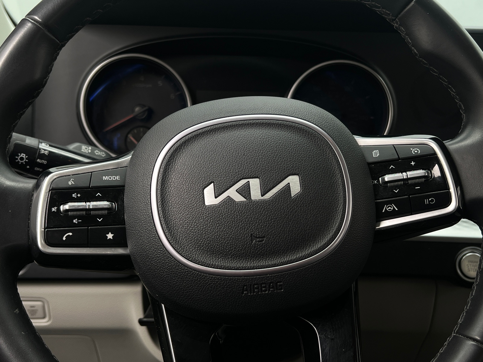 Thumbnail: 2024 Kia Carnival - 4