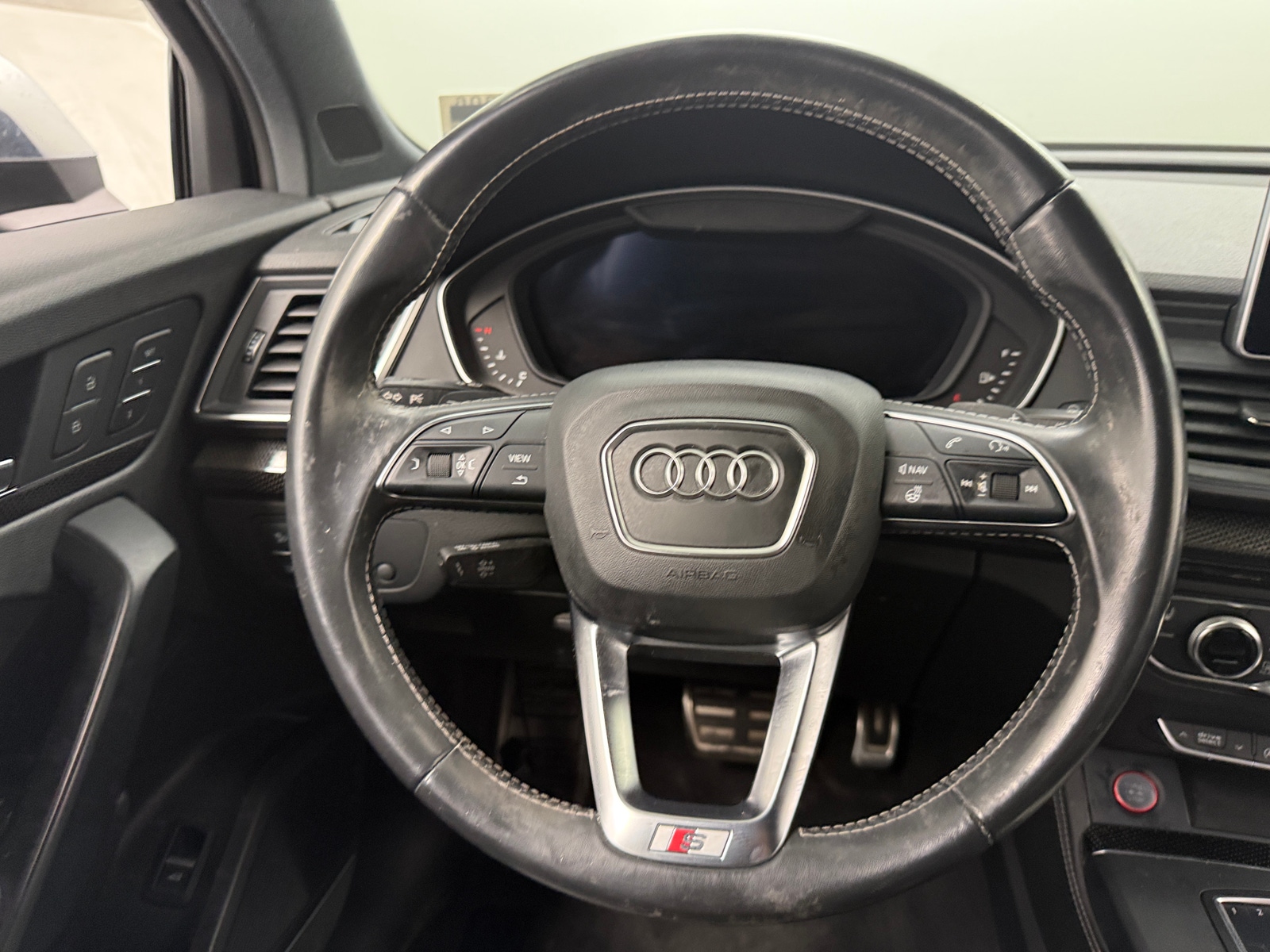 Thumbnail: 2018 Audi SQ5 - 4