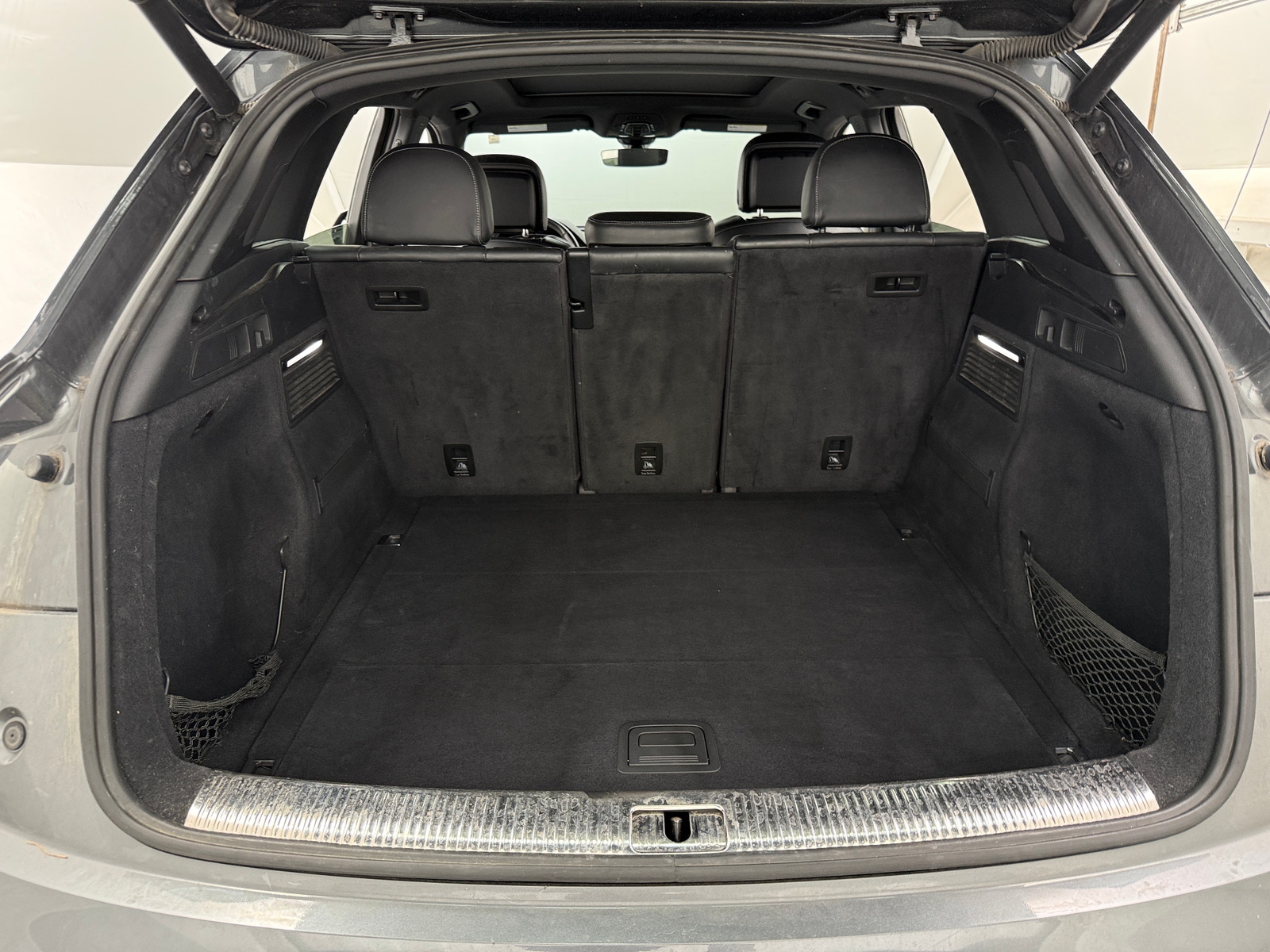 Thumbnail: 2018 Audi SQ5 - 6