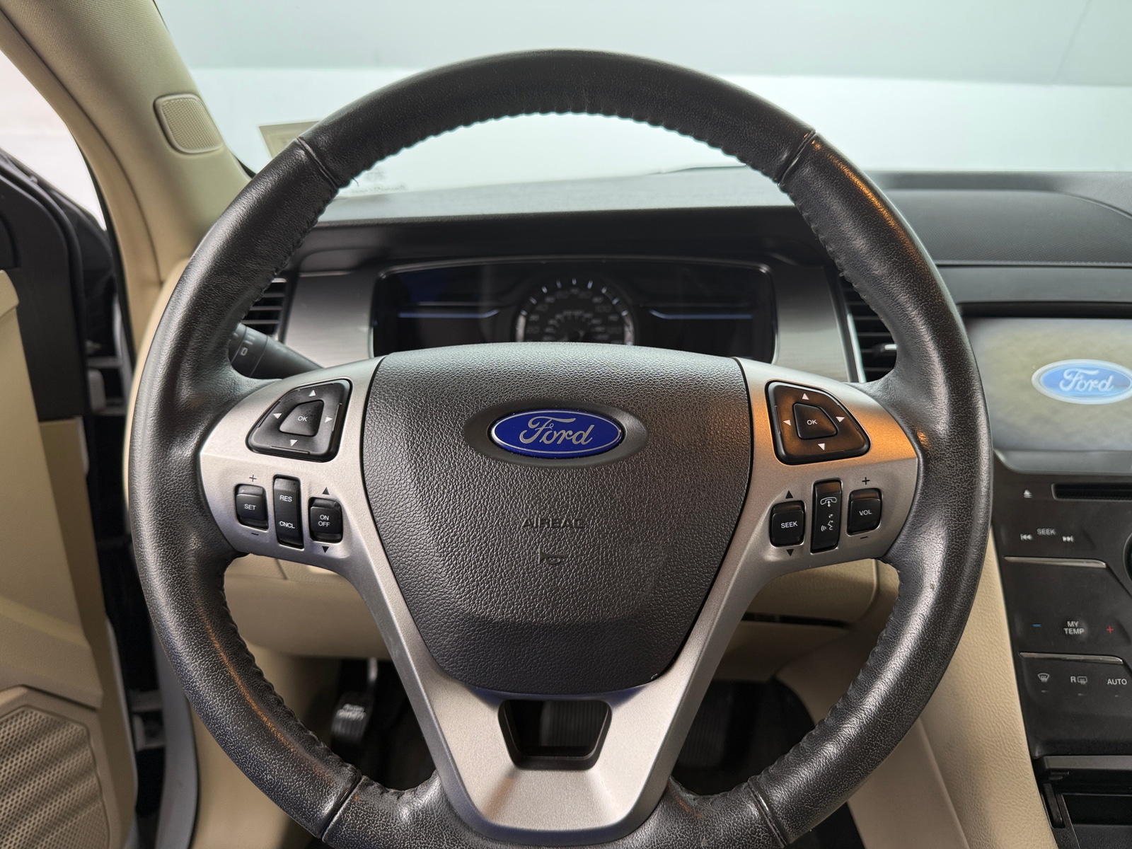 Thumbnail: 2016 Ford Taurus - 5