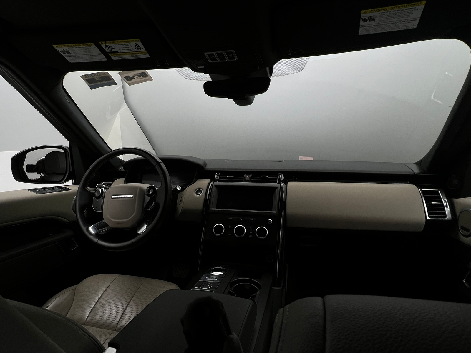 Thumbnail: 2019 Land Rover Discovery - 2