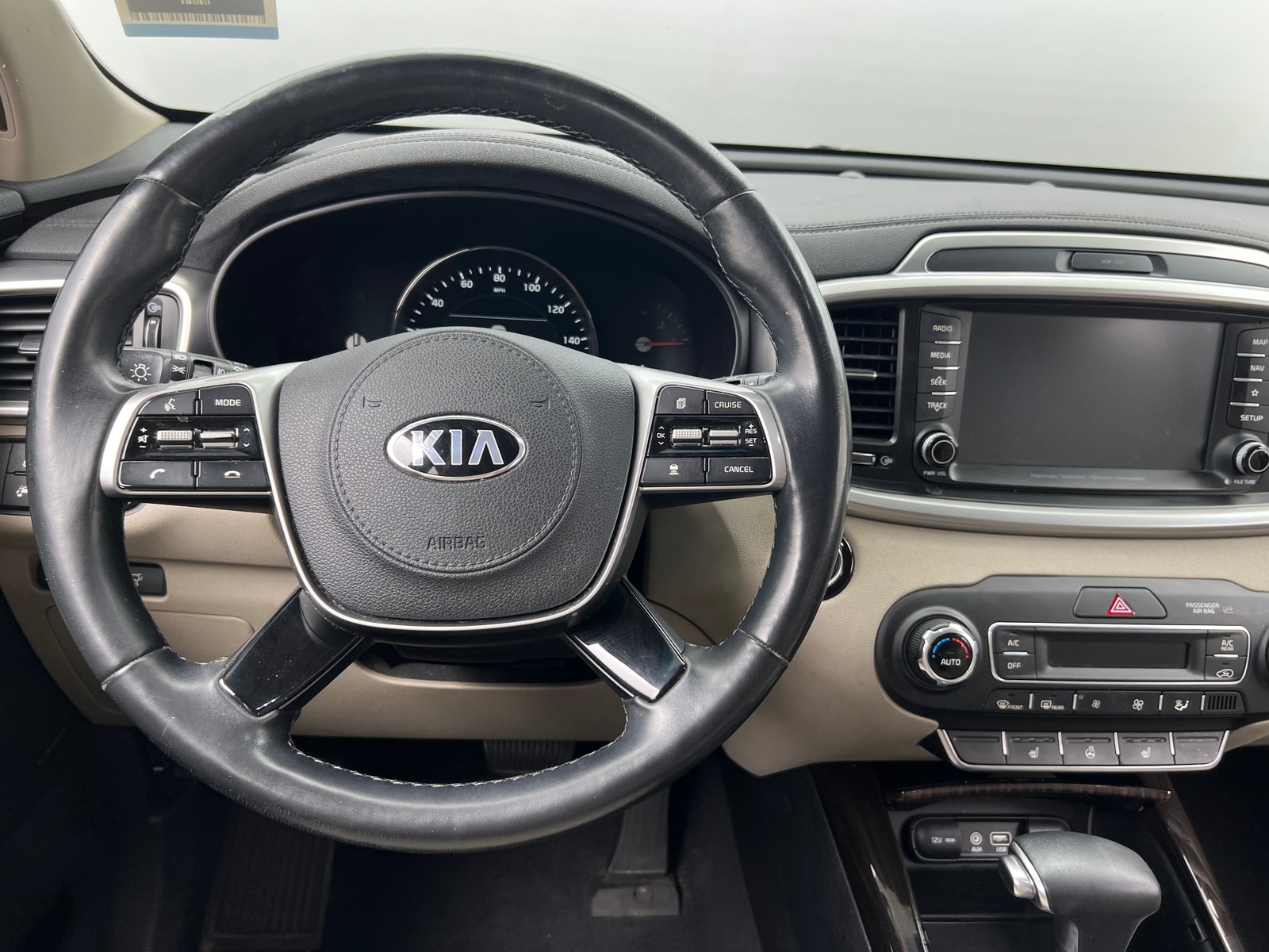 Thumbnail: 2019 Kia Sorento - 4