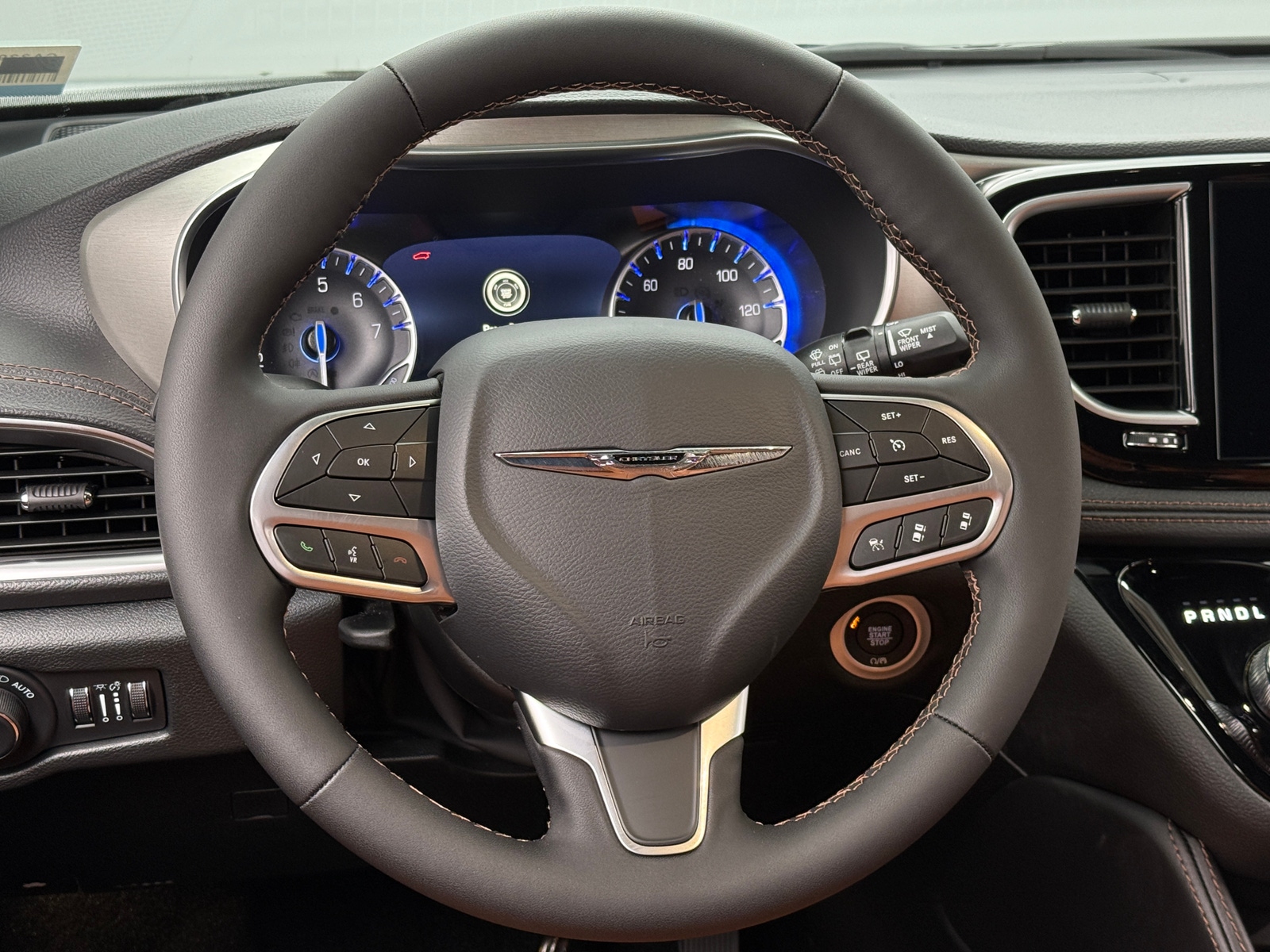 Thumbnail: 2026 Chrysler Pacifica - 4