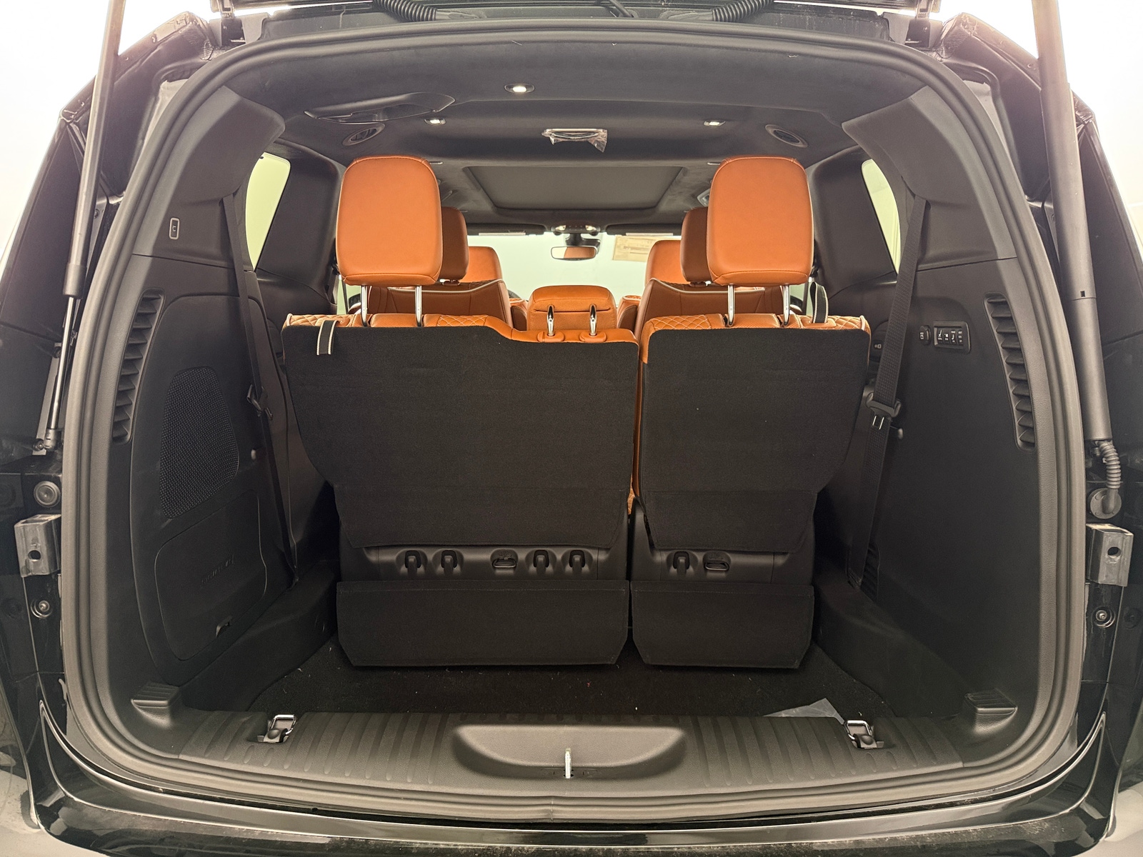 Thumbnail: 2026 Chrysler Pacifica - 6