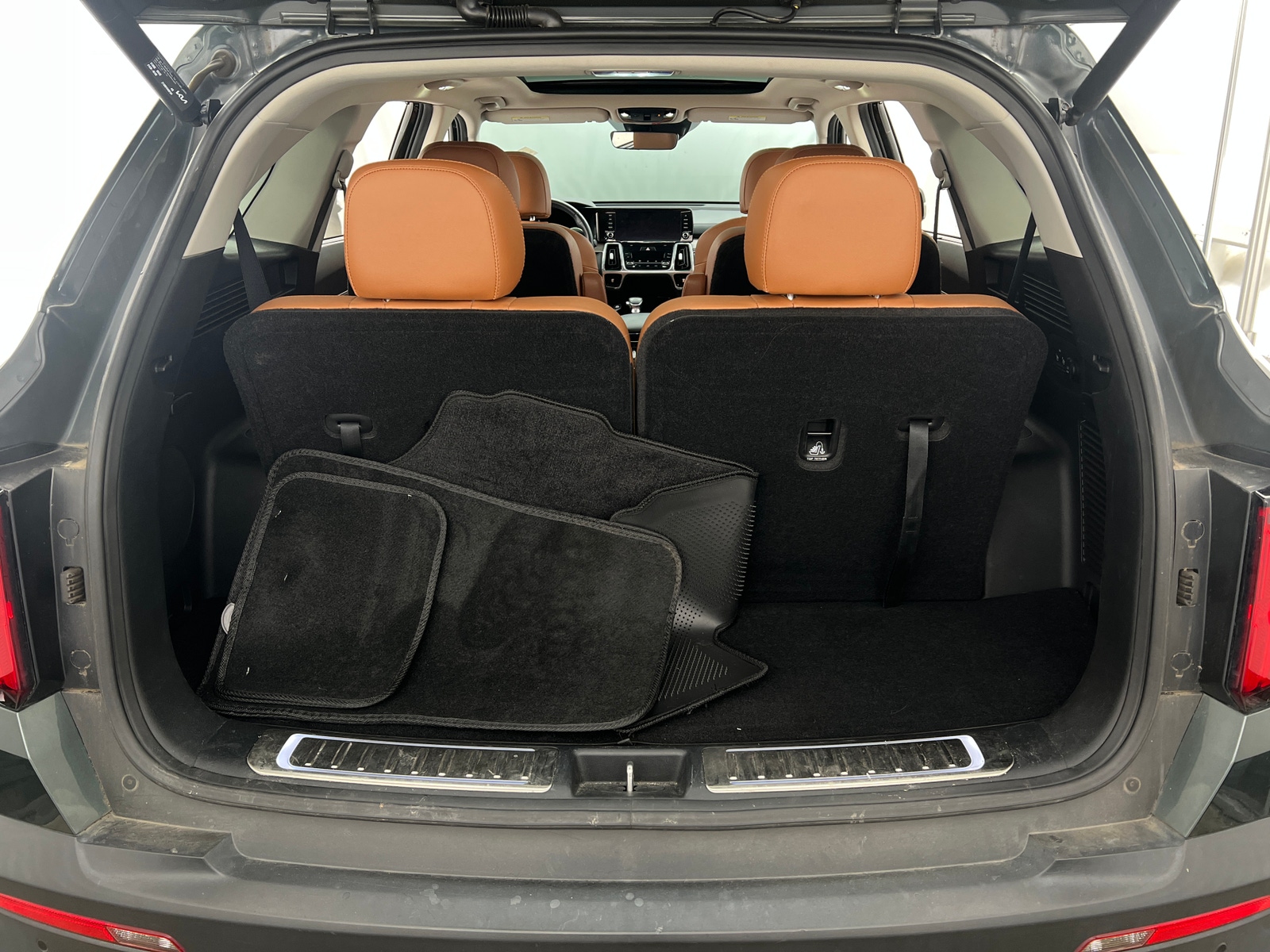 Thumbnail: 2023 Kia Sorento - 6